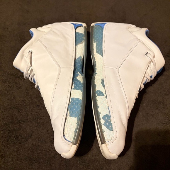 Jordan 17 Low UNC main image 10